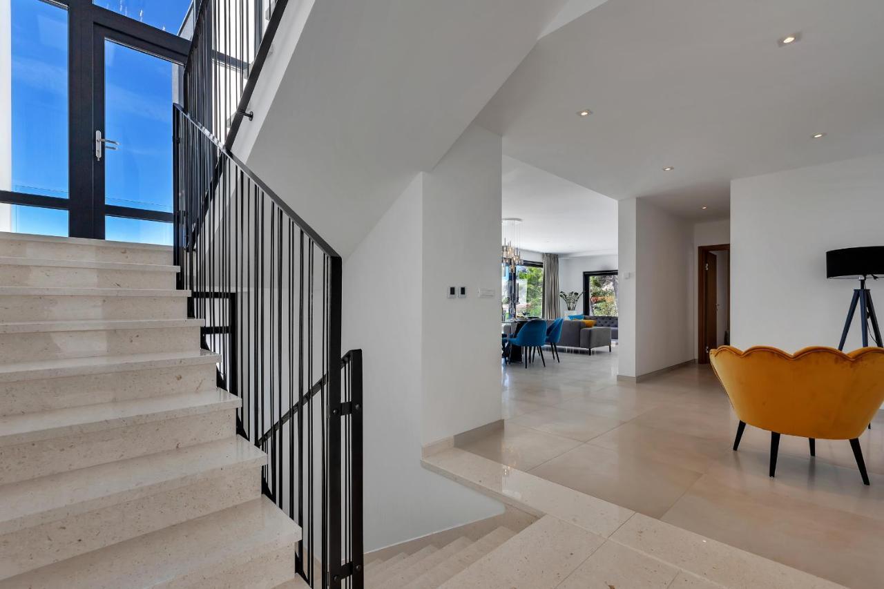 Villa Melody Bast Екстериор снимка